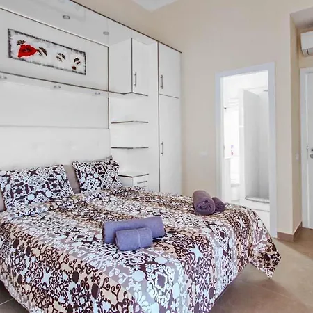 Playa De Fanabe Sleeps 10 Pool Air Con Wifi Villa