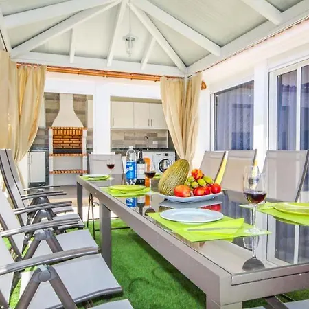 Playa De Fanabe Sleeps 10 Pool Air Con Wifi Villa
